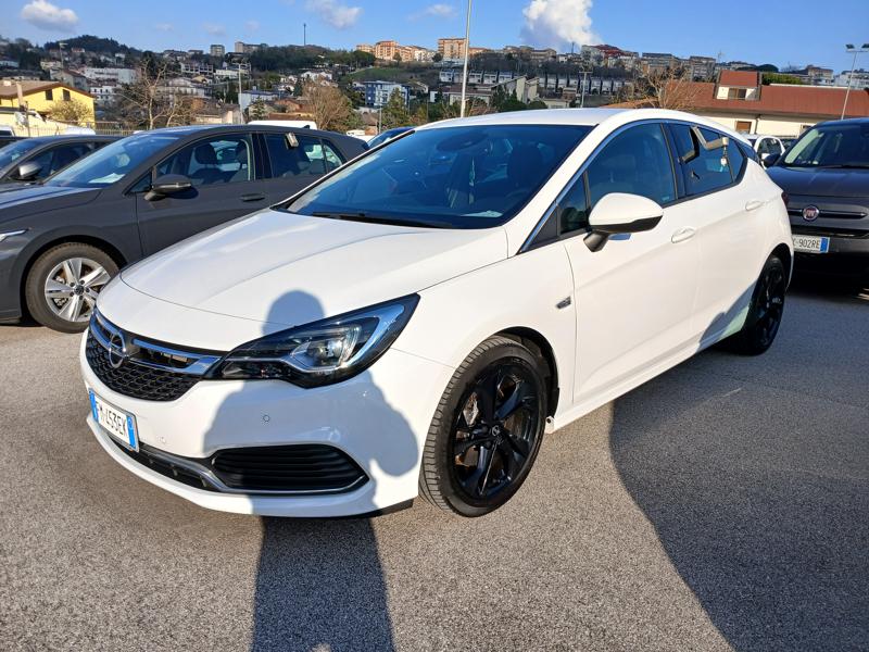 veicoli_scheda.php?AUTO_VEICOLIPage=2&idpag=3&pag=pagine&IDVEICOLO=0S5931